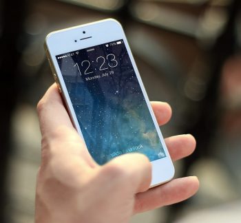 Uporaba mobilne banke se je v Sloveniji več kot podvojila